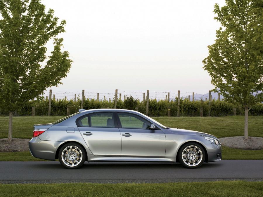  BMW 545i Sedan M Sport Package 2005 года  (AU) (фото 5 из 6)